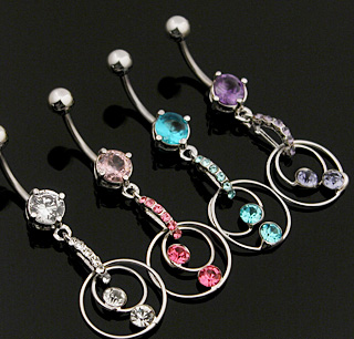 Piercing do pupíku čirá