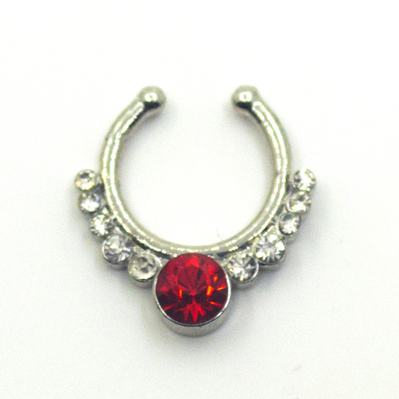 Septum piercing falešný