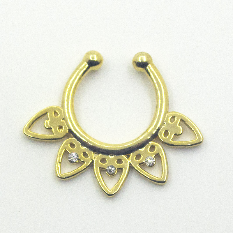Septum piercing falešný