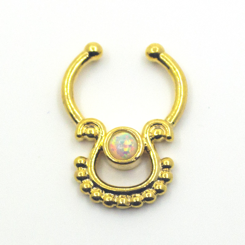 Septum piercing falešný